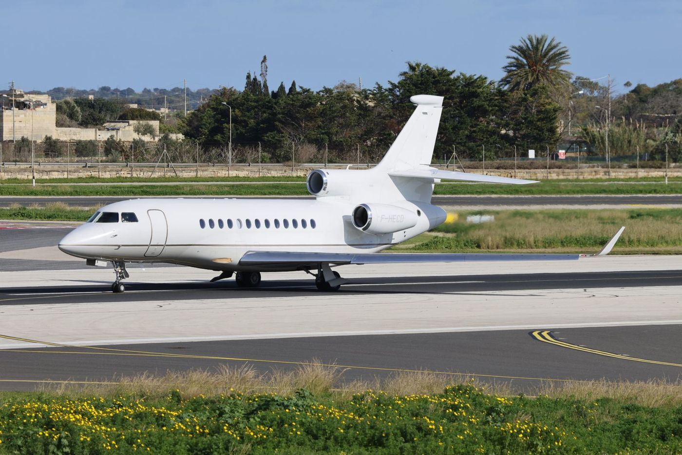 Large-Cabin Trijet